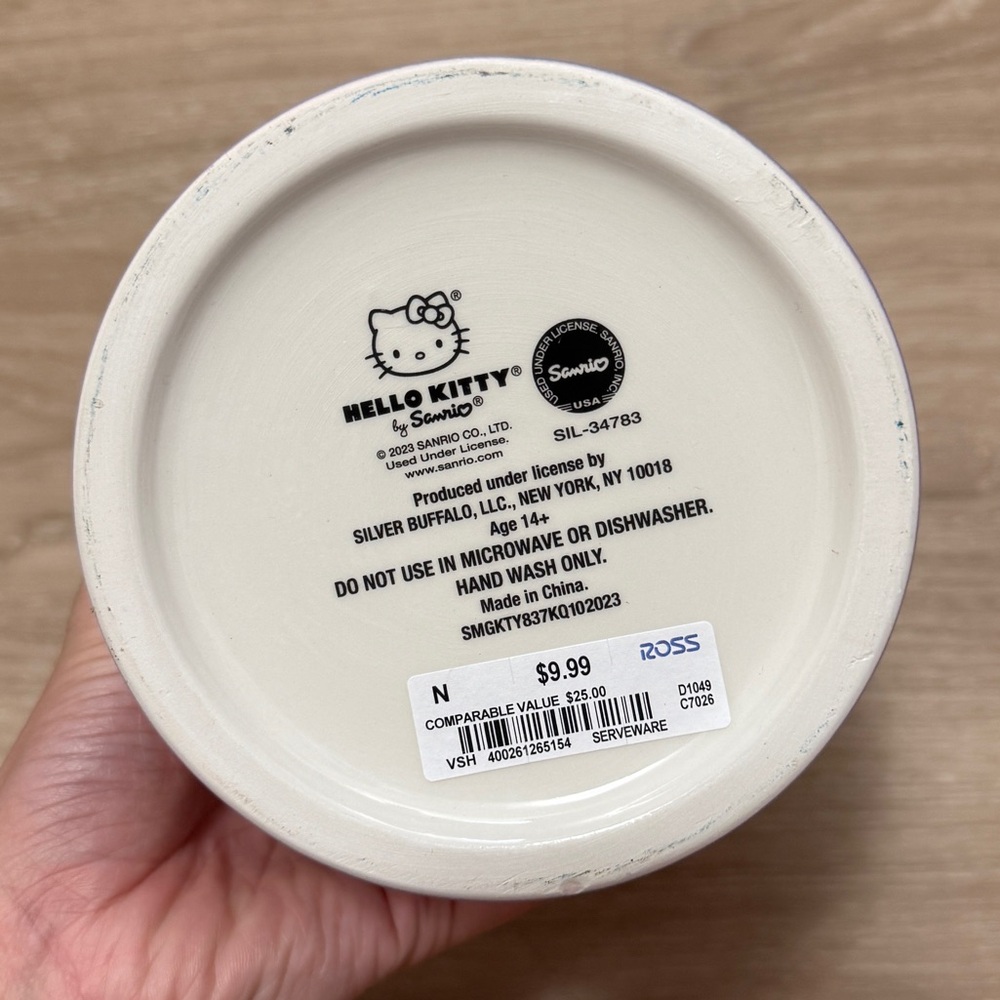 Hello Kitty Ceramic Jar - Picture 2 of 2